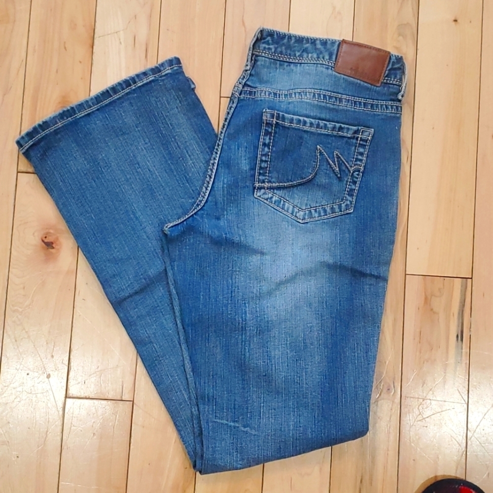 Maurices jeans
